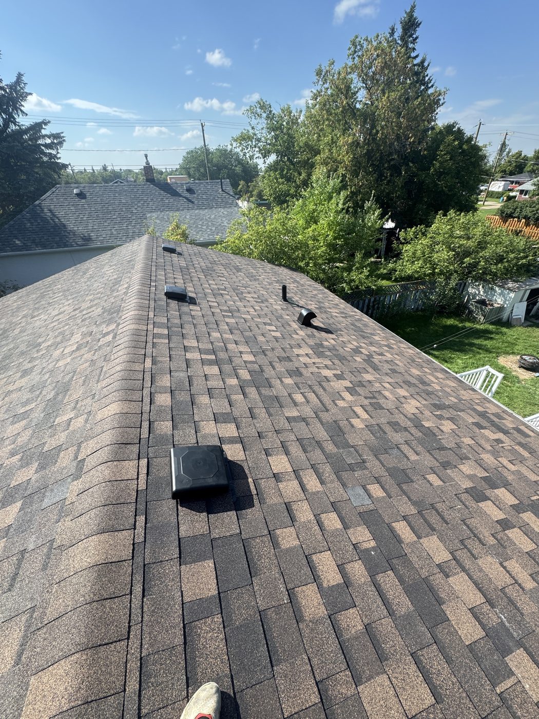 Brown architectural shingle roof on a Brandon home